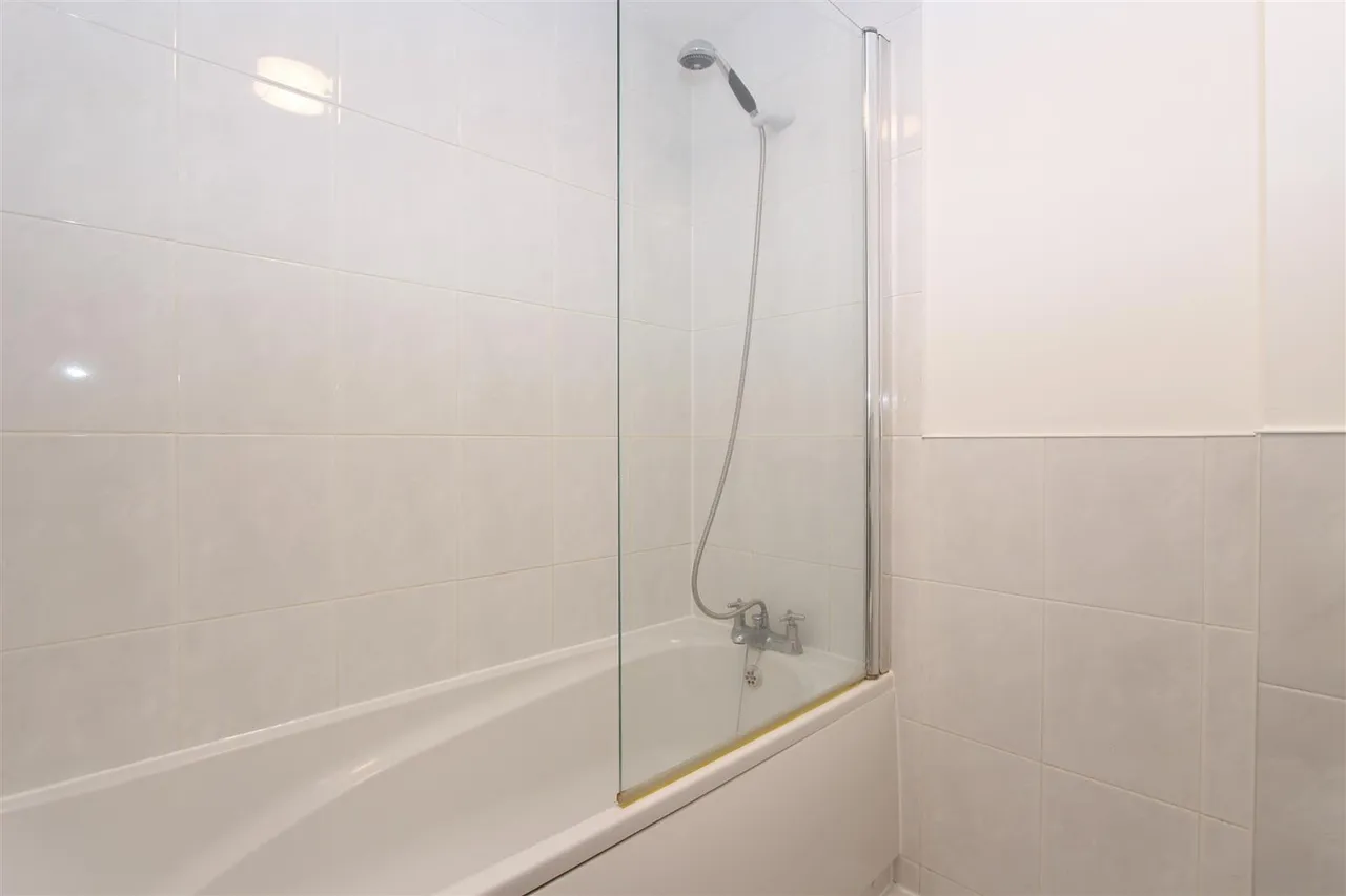 Knowles Close, Yiewsley, West Drayton, UB7 8LZ, photo 6