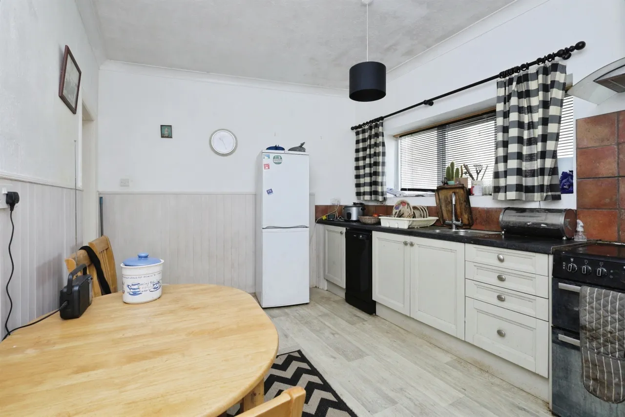 Selwyn Road, Eastbourne, photo 3