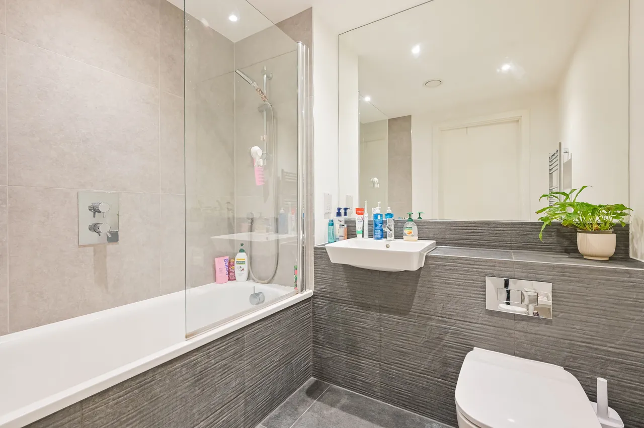 Flat 801, Headwater Point, London, photo 10