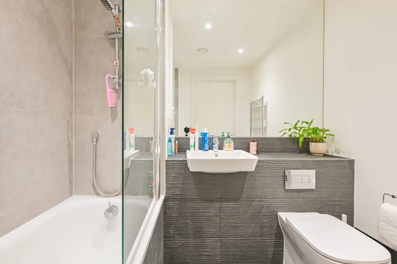 Flat 801, Headwater Point, London, photo 11