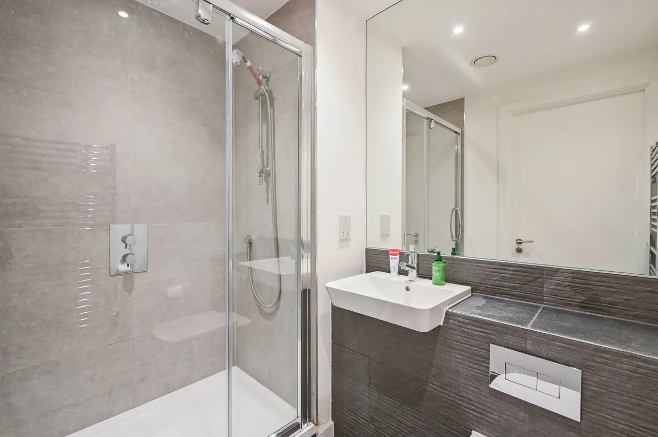 Flat 801, Headwater Point, London, photo 8