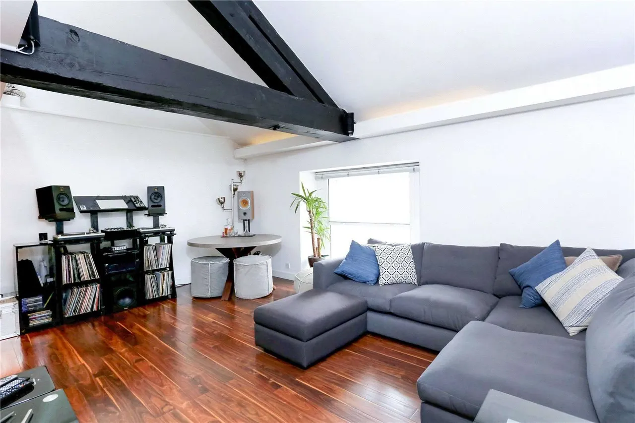 The Listed Building, 350 The Highway, London, E1W 3HU, photo 4