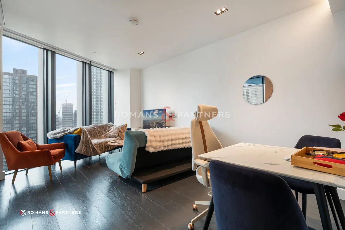 1 bed flat for sale, Amory Tower, Canary Wharf, E14