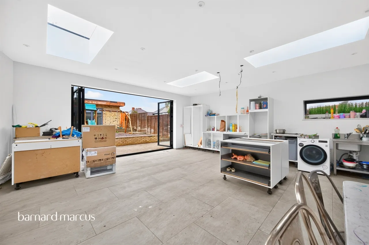 3 bed house for sale, Tolworth Rise South, Surbiton, KT5