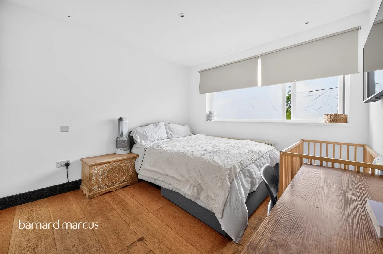 Tolworth Rise South, Surbiton, KT5, photo 10
