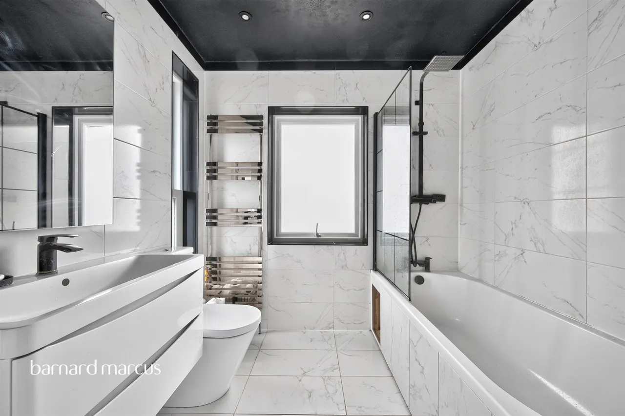 Tolworth Rise South, Surbiton, KT5, photo 9