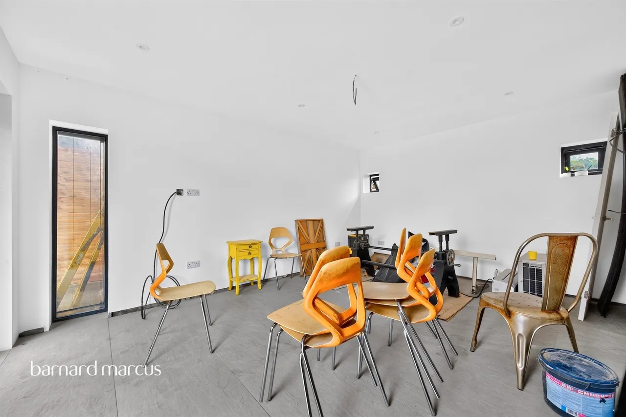 Tolworth Rise South, Surbiton, KT5, photo 6