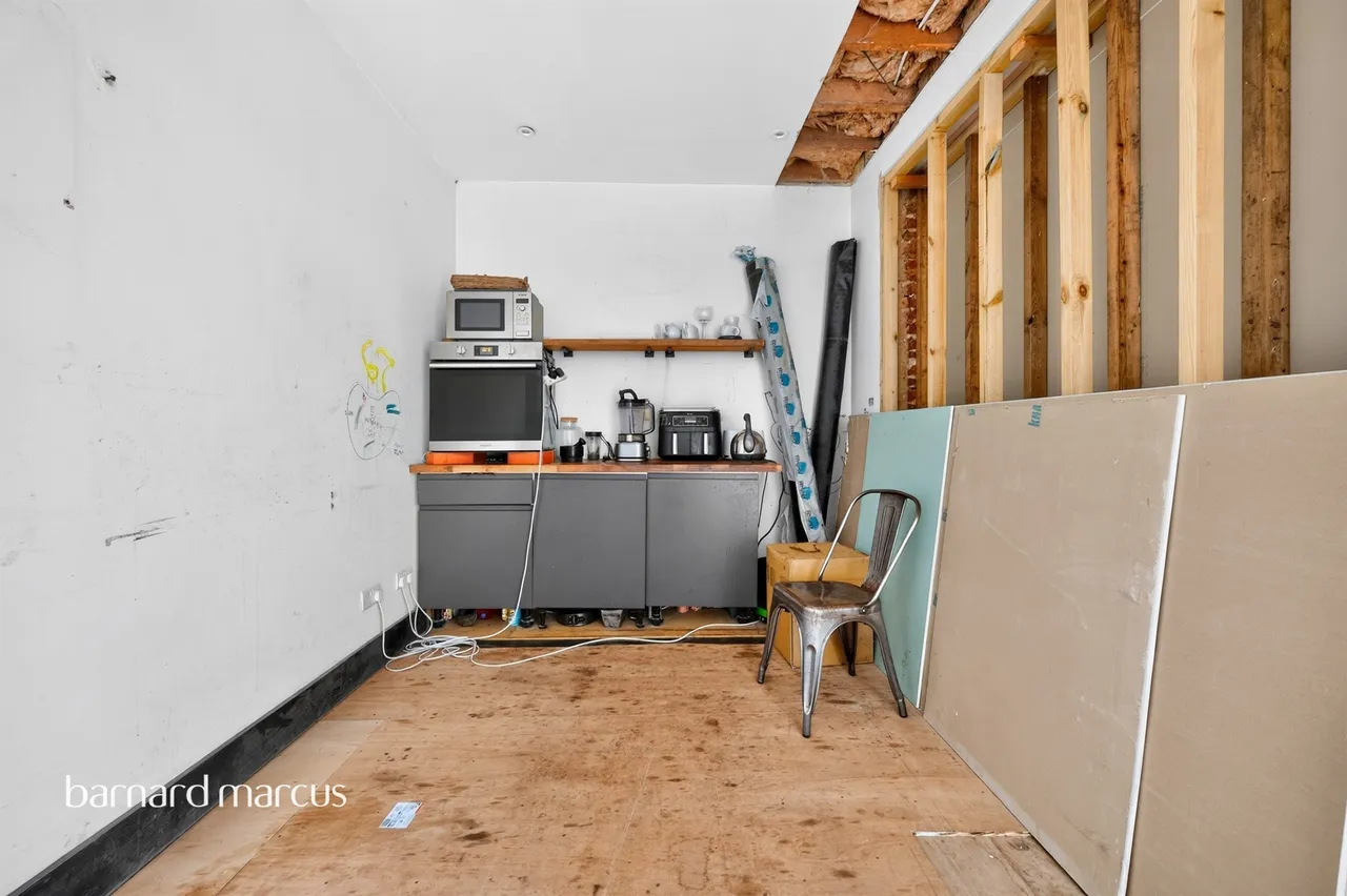 Tolworth Rise South, Surbiton, KT5, photo 12