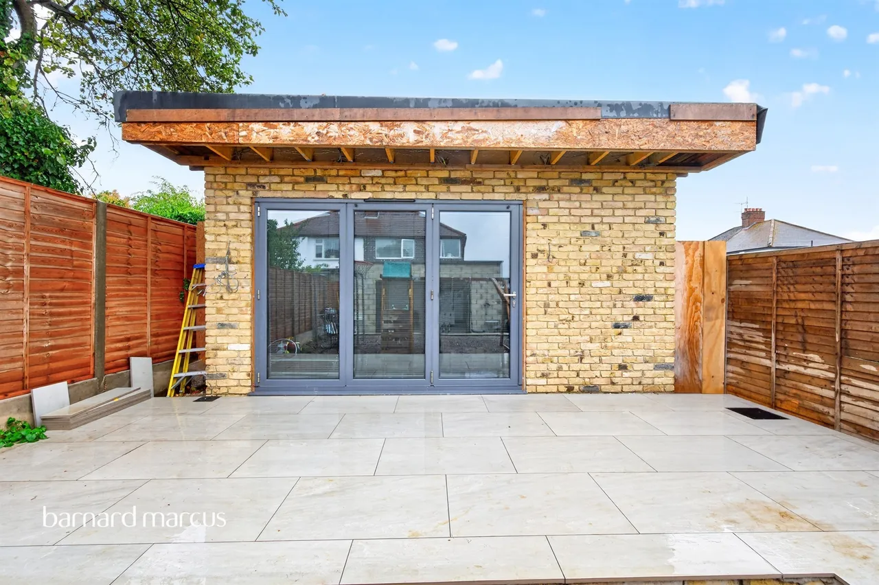 Tolworth Rise South, Surbiton, KT5, photo 5