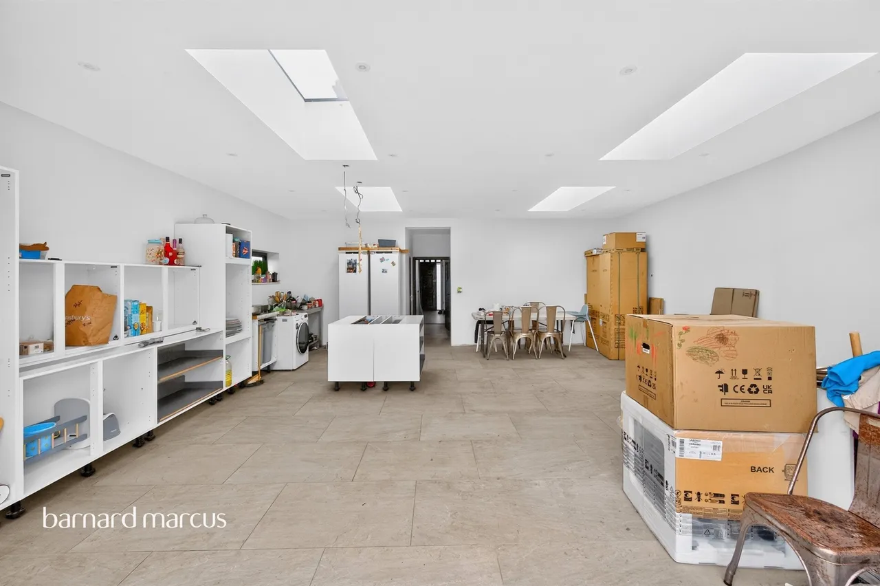 Tolworth Rise South, Surbiton, KT5, photo 14