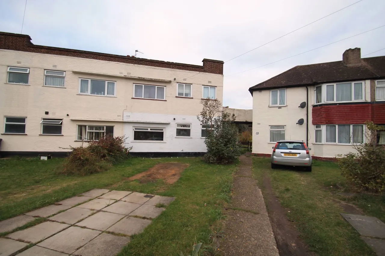 Burnham Crescent, Dartford, photo 8