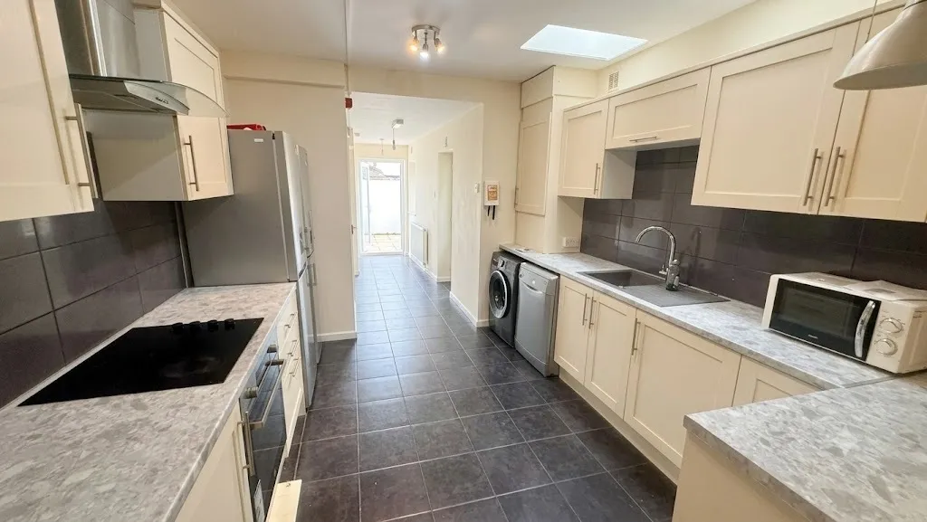 Heeley Road, B29, photo 2
