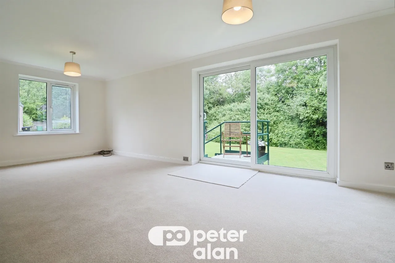 2 bed flat for sale, Lee Court Cardiff, CF14