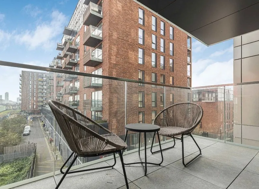 Corsican Square, Bow, E3, photo 4