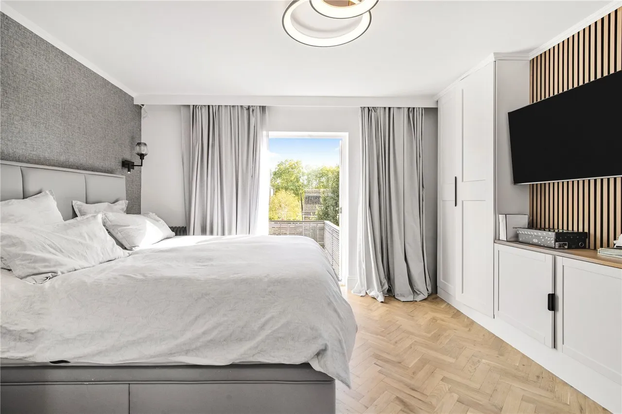 Battersea Rise, London, SW11, photo 3