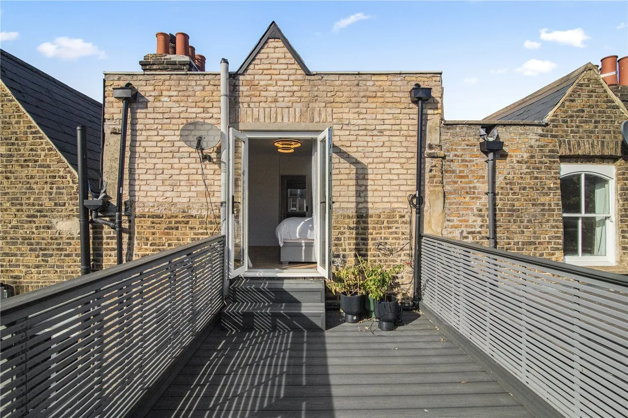 Battersea Rise, London, SW11, photo 12