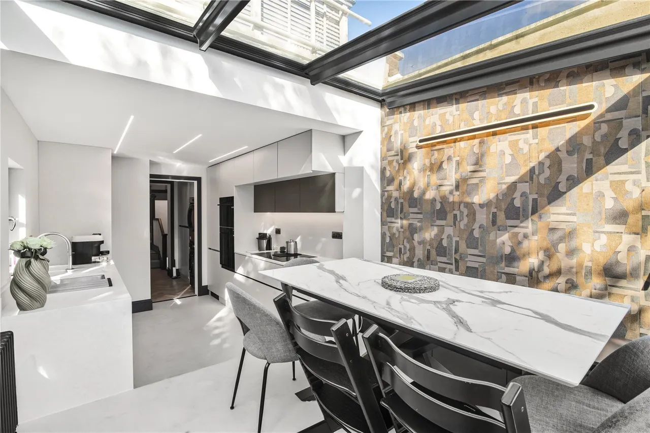 Battersea Rise, London, SW11, photo 10