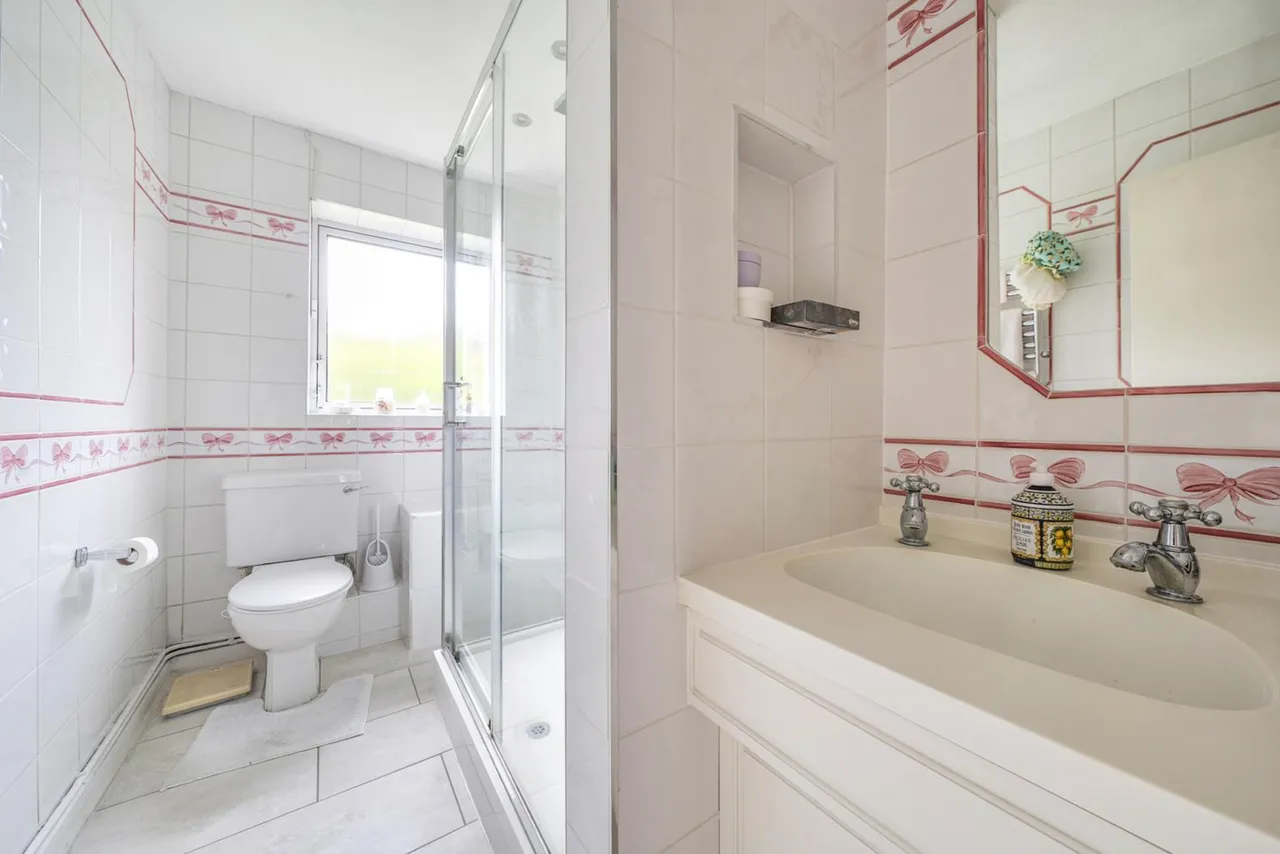 Heath View East Finchley, N2, photo 10