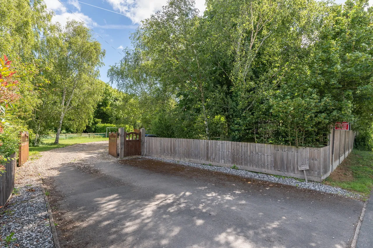 Homefield Cottage, Tilbrook, photo 36