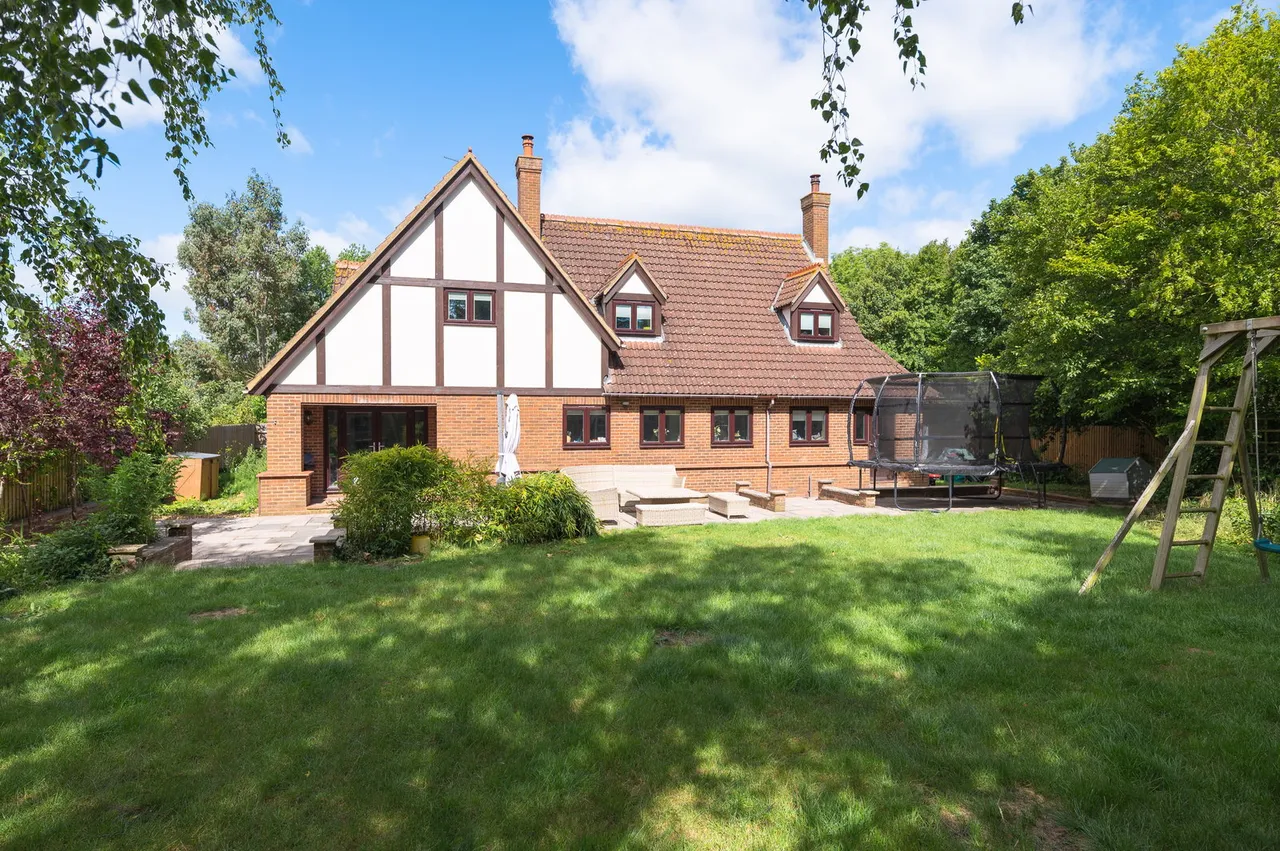 Homefield Cottage, Tilbrook, photo 31