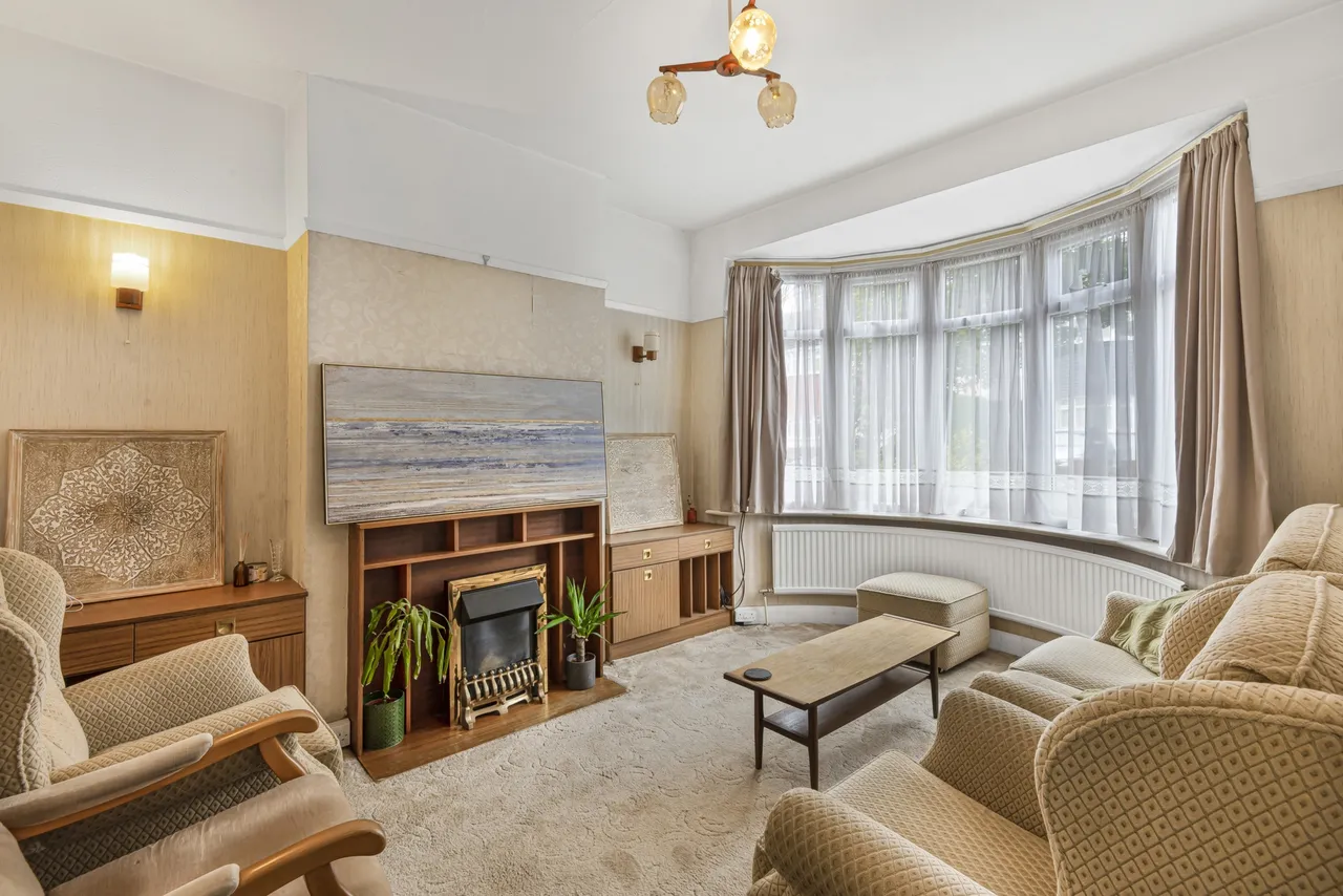 Blackmore Avenue, Southall, UB1 3ES, photo 2