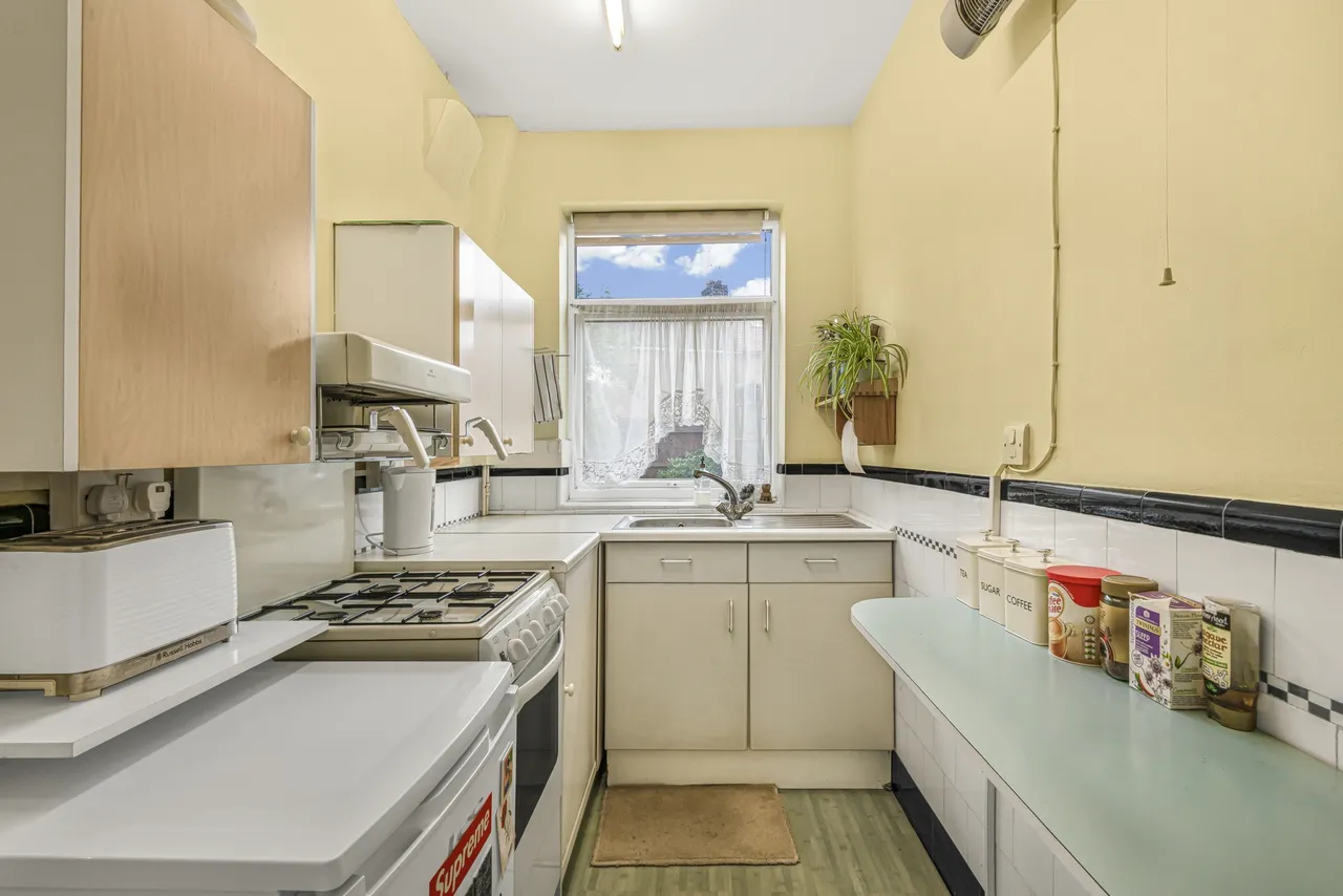 Blackmore Avenue, Southall, UB1 3ES, photo 4