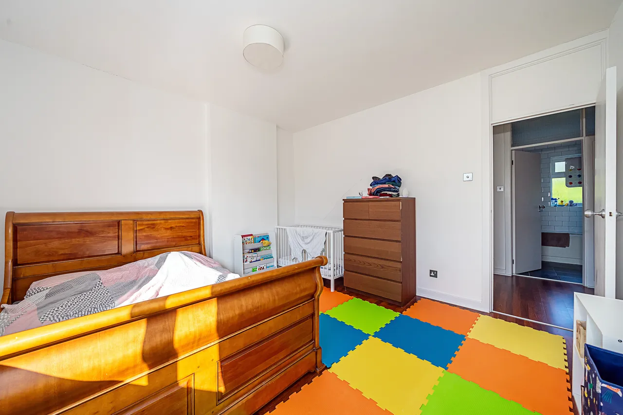 Bolton Road, London, W4, photo 9