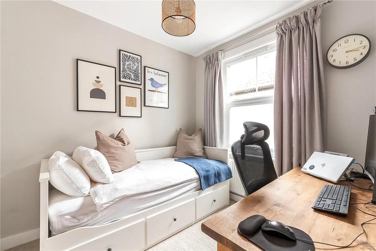 Tranmere Road, London, SW18, photo 14