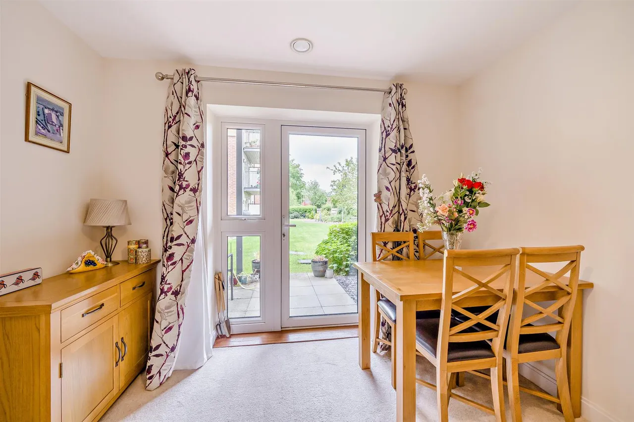 Moormead Road, Wroughton, SN4, photo 5