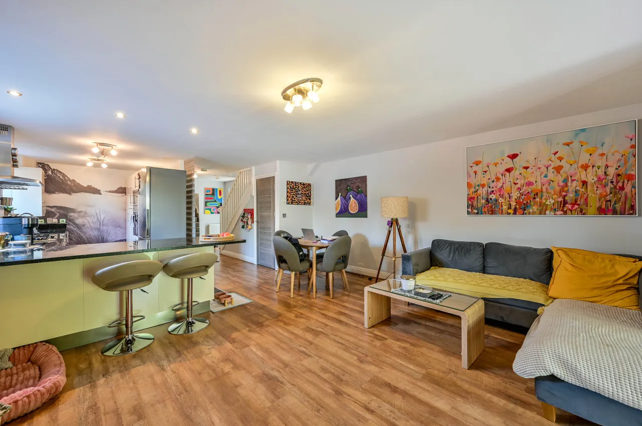 24 Chandlers Close, West Molesey, photo 7