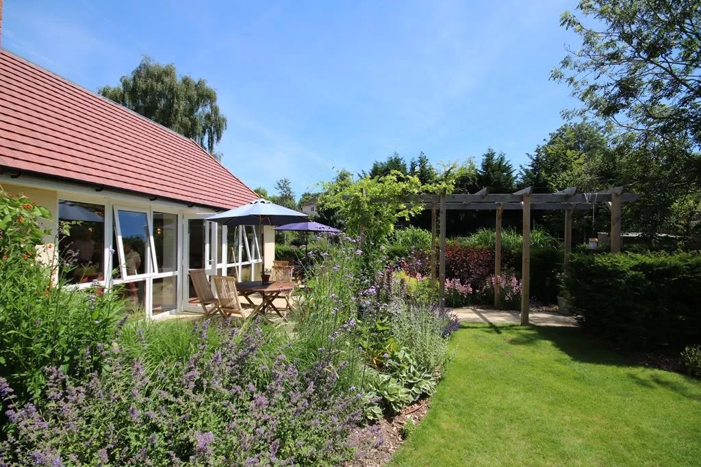 Kingston Avenue, Leatherhead, KT22, photo 12