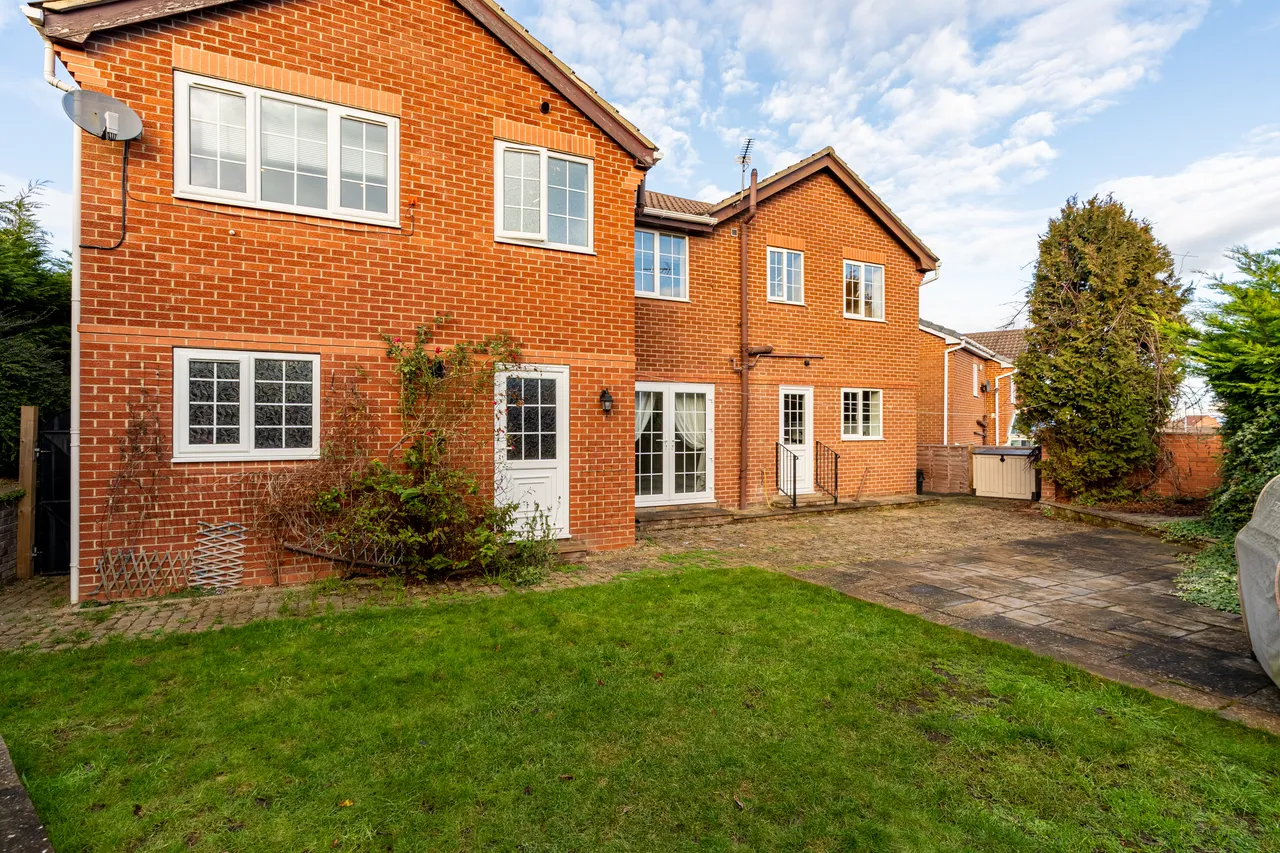 King George Croft, Morley, LS27, photo 4