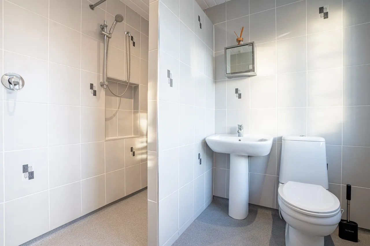 King George Croft, Morley, LS27, photo 12