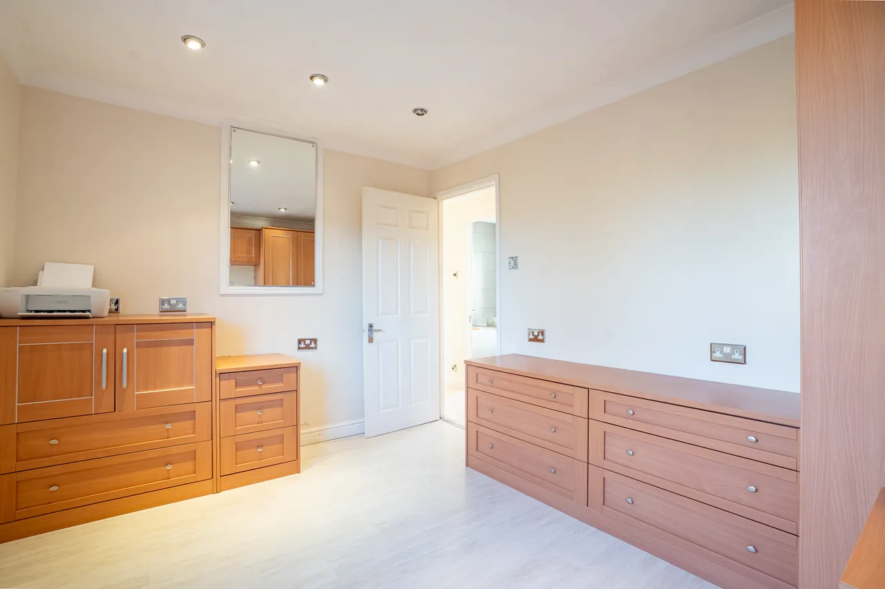 King George Croft, Morley, LS27, photo 13