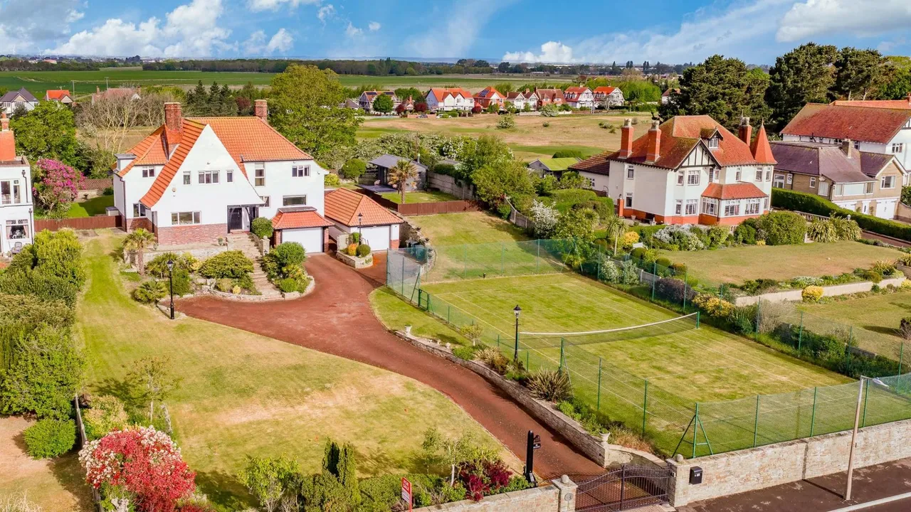4 bed house for sale, Seacroft Esplanade, Skegness, PE25