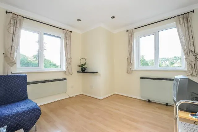 Abercromby Avenue, High Wycombe, HP12, photo 2