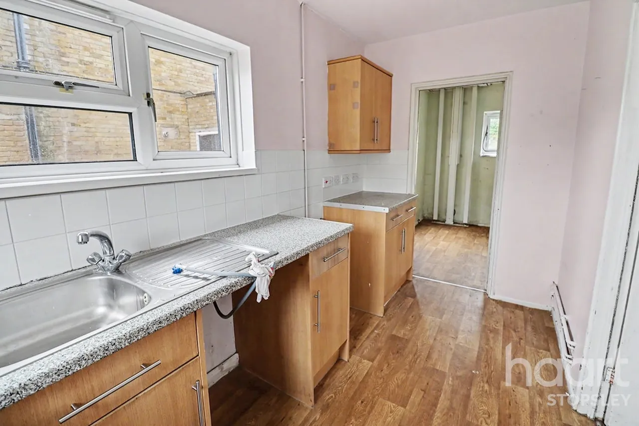 Eaton Valley Road, Luton, LU2, photo 2