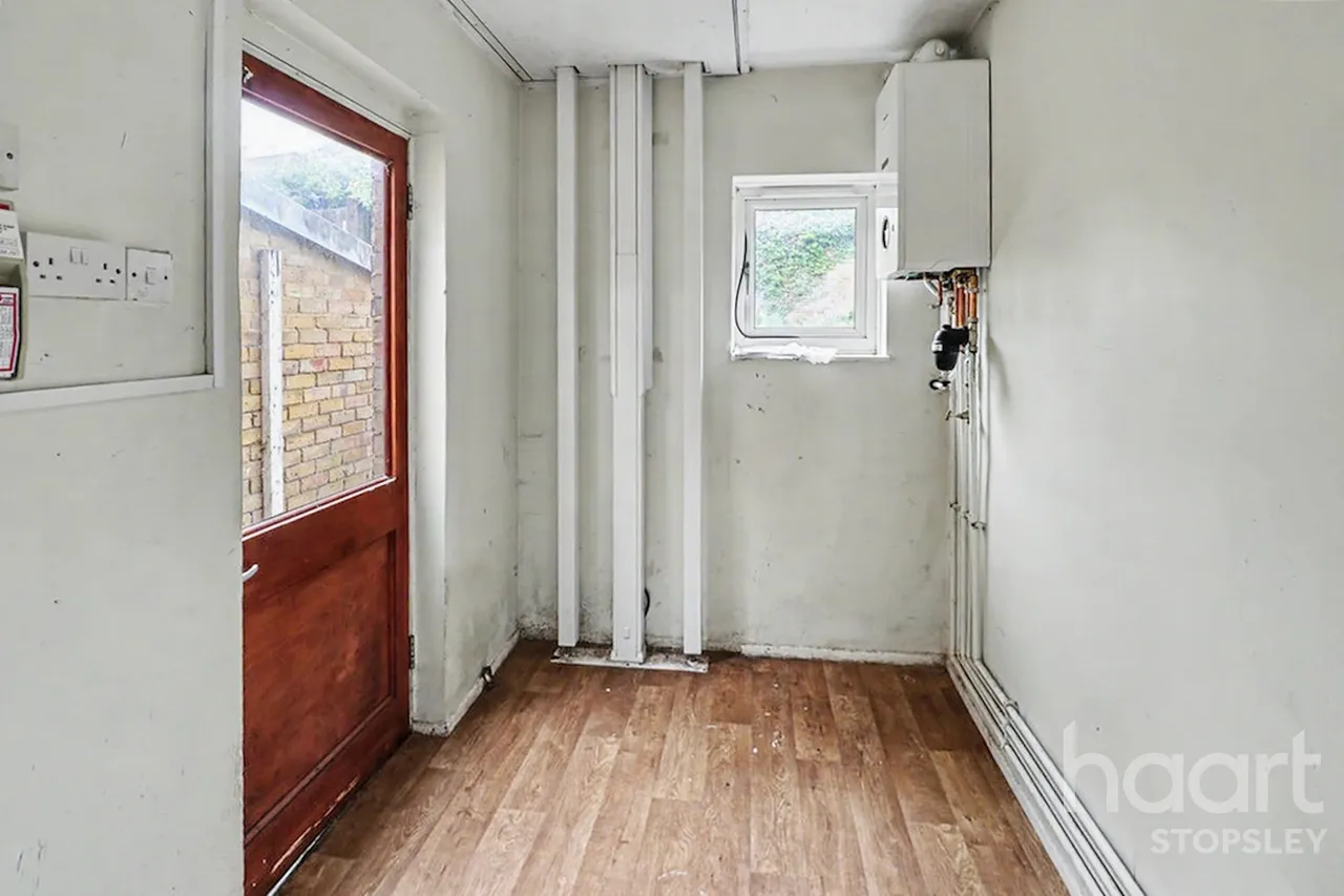 Eaton Valley Road, Luton, LU2, photo 10