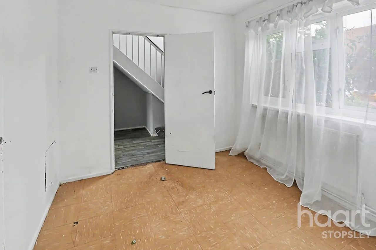 Eaton Valley Road, Luton, LU2, photo 8