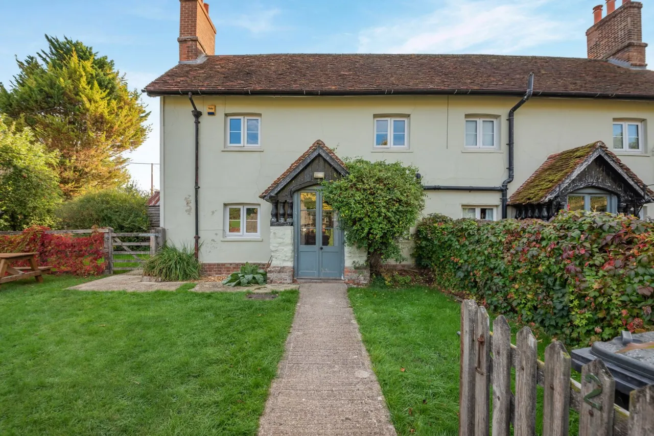 2 bed property to rent, Burghclere, Newbury, RG20