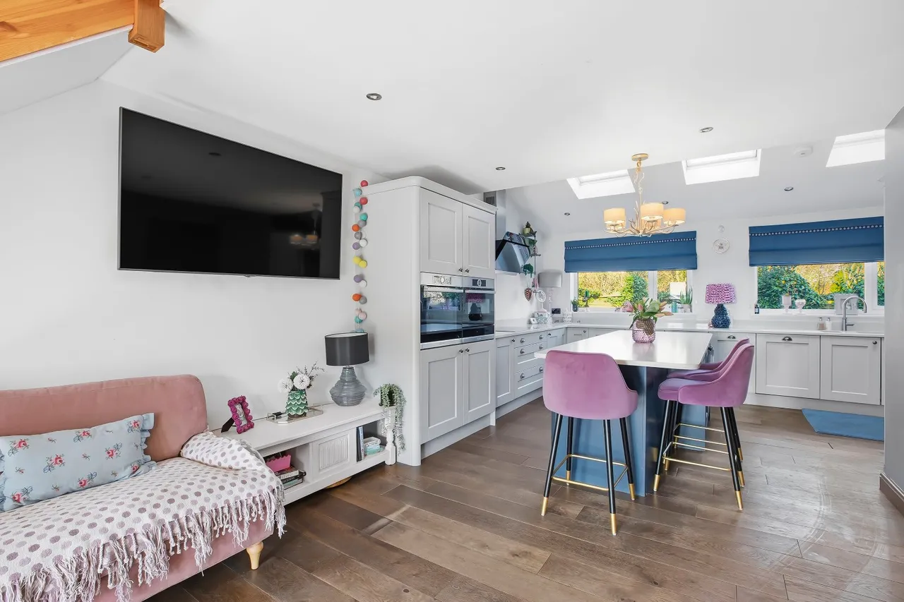Otley Road, Bingley, BD16, photo 7