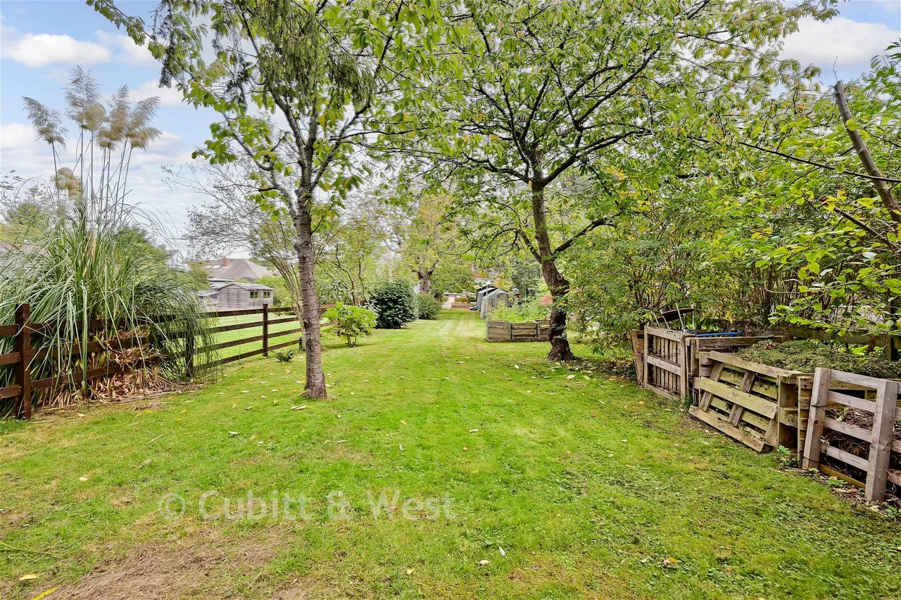 The Crescent, Horley, RH6, photo 14