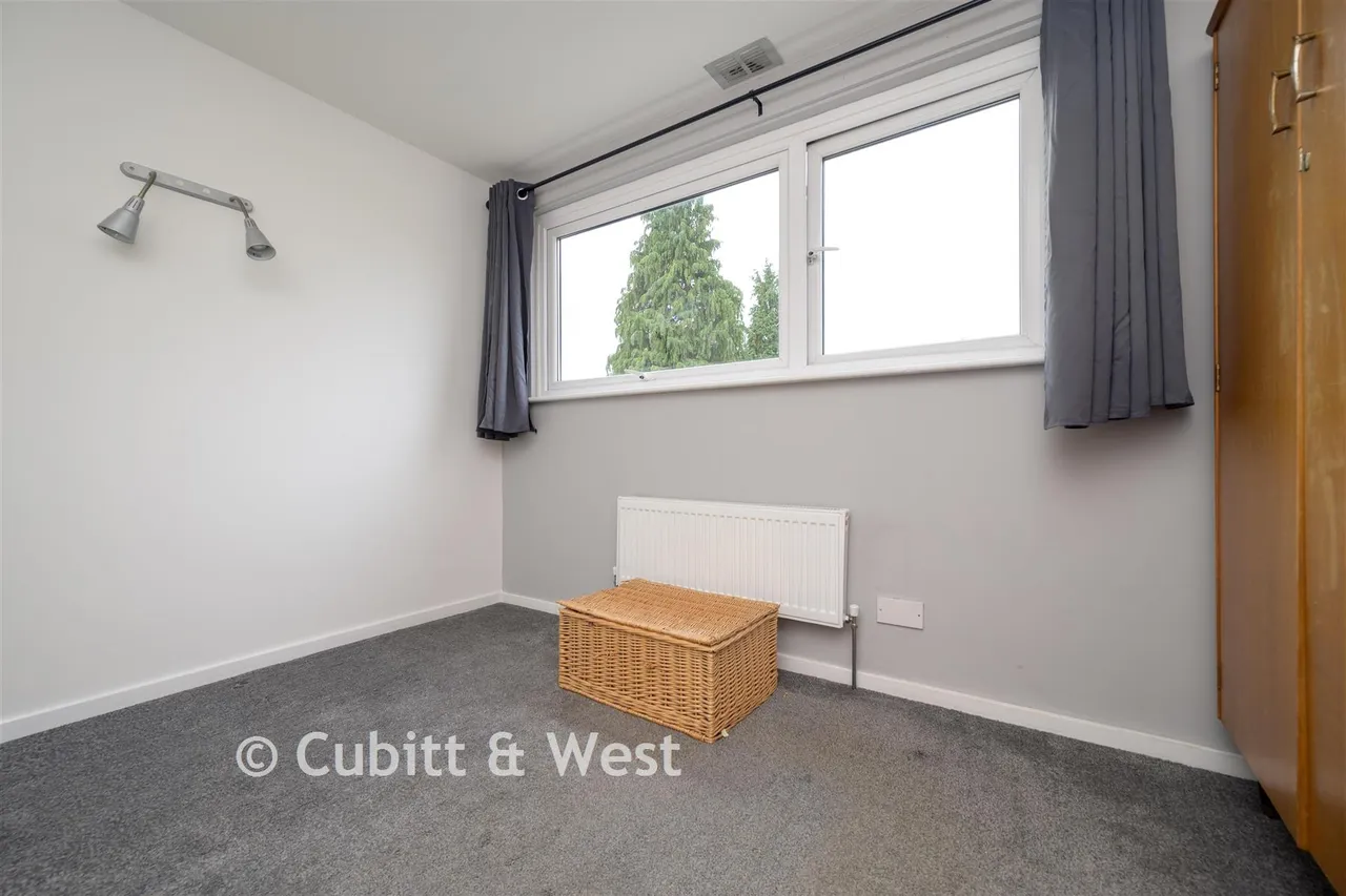 The Crescent, Horley, RH6, photo 11