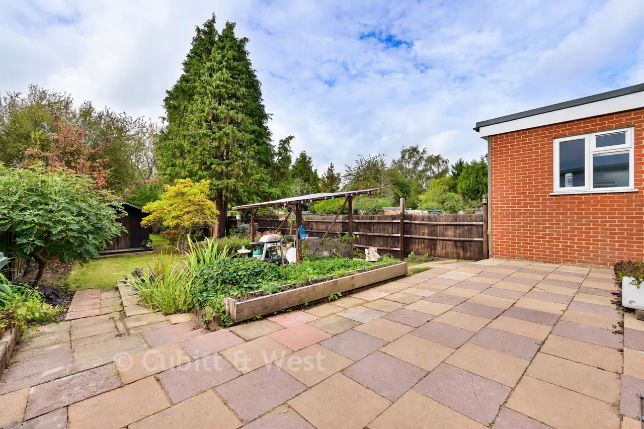 The Crescent, Horley, RH6, photo 13