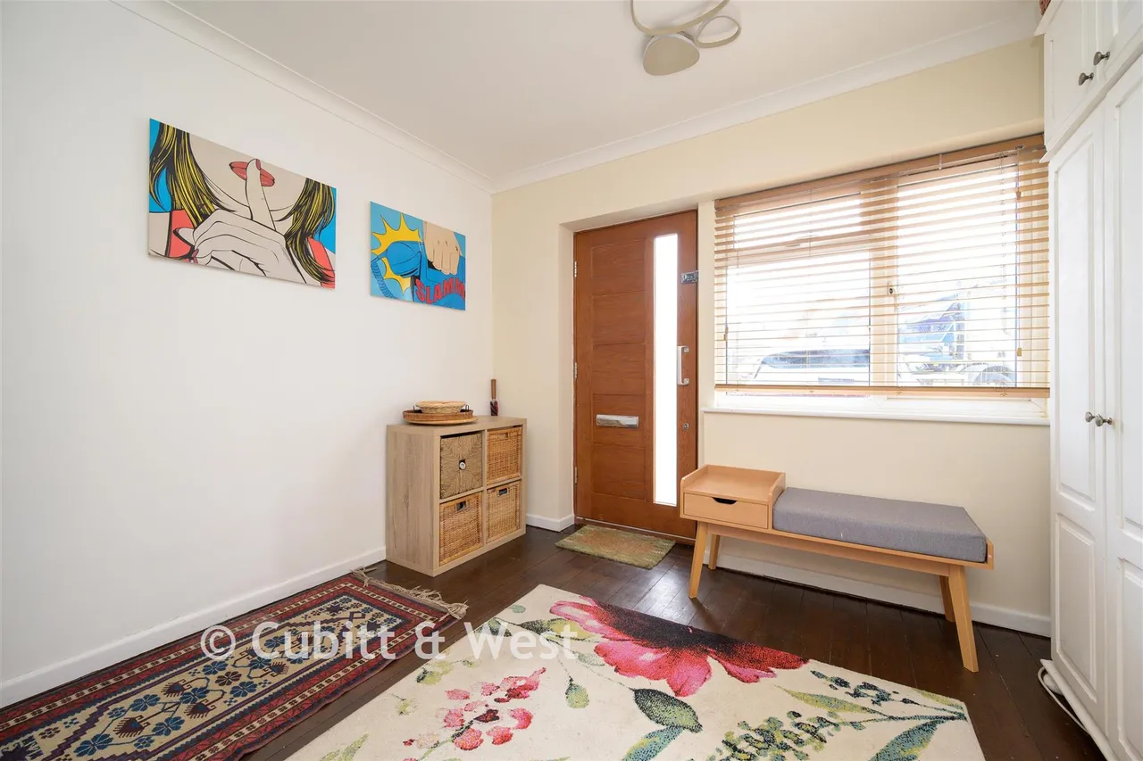 The Crescent, Horley, RH6, photo 5