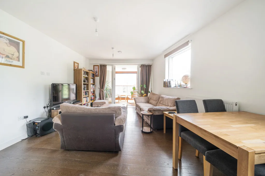 Kenneth Way, Ealing, W5, photo 3