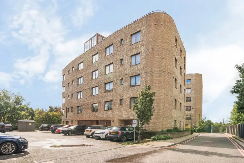 Kenneth Way, Ealing, W5, photo 20