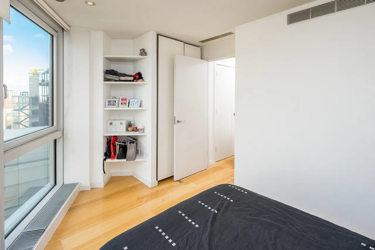 Ontario Tower, E14, photo 5