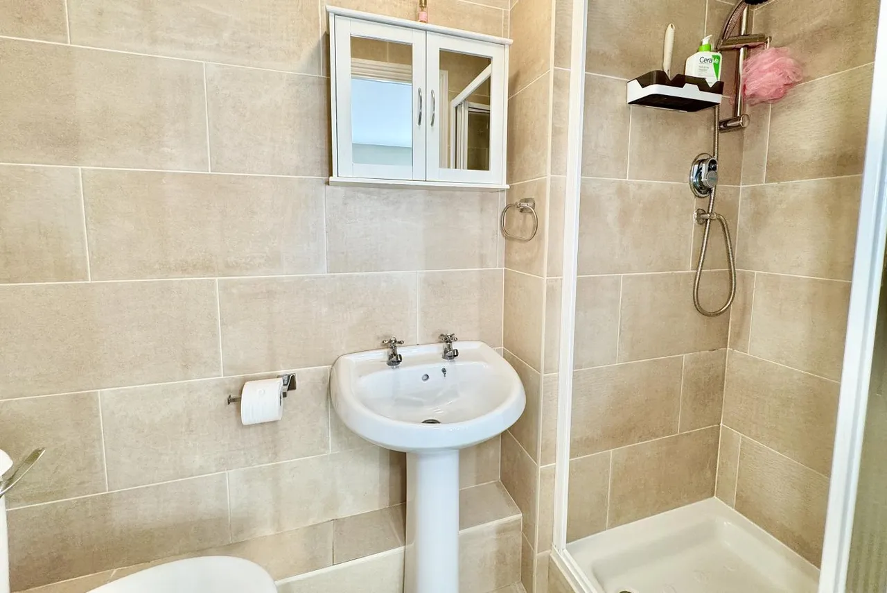 Malmesbury Park Road, BH8, photo 12