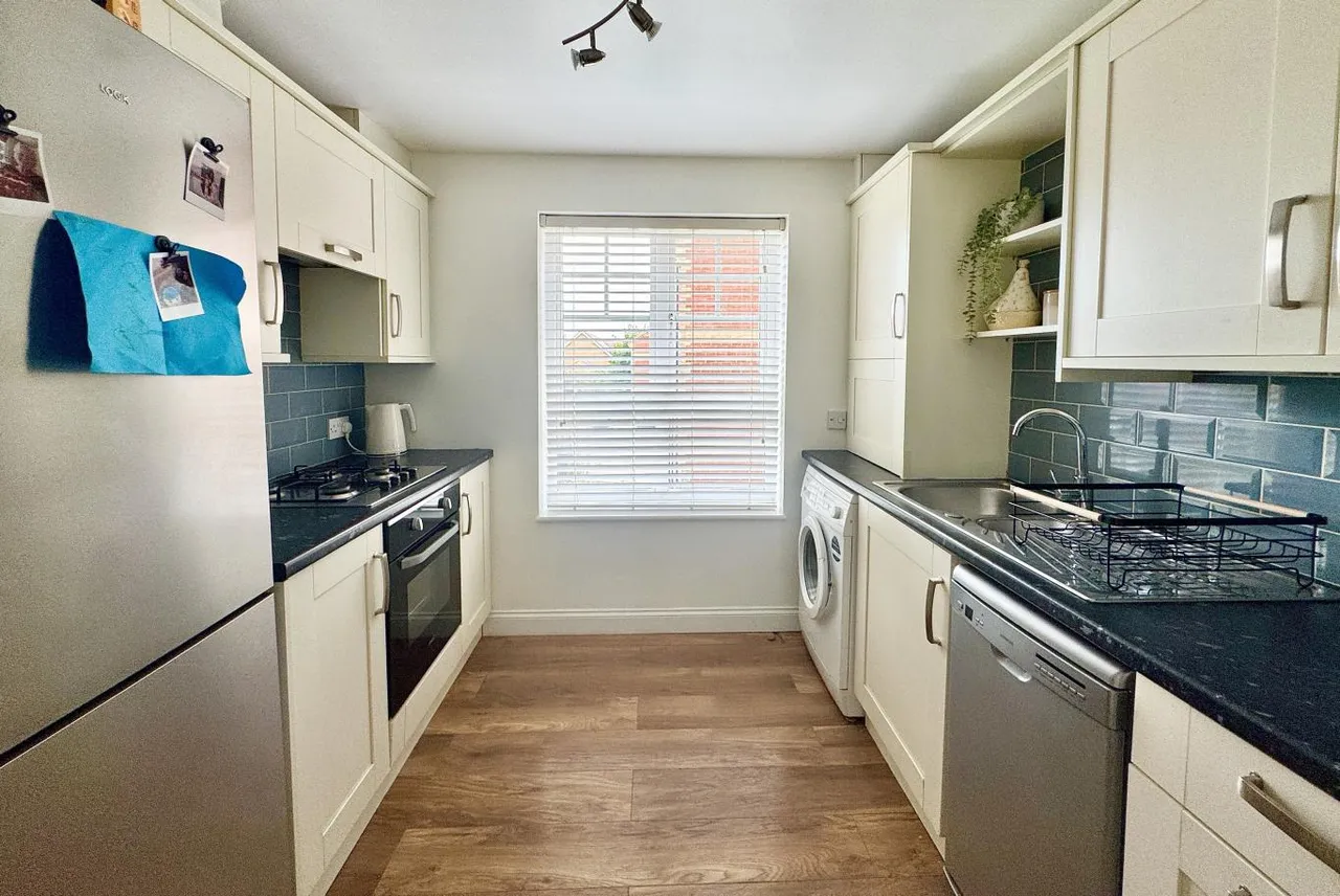 Malmesbury Park Road, BH8, photo 9